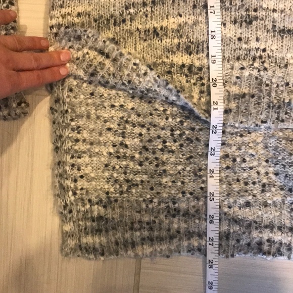 Sweater - Picture 6 of 6
